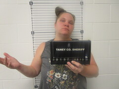 Mugshot of LAUREN R MOUTRAY