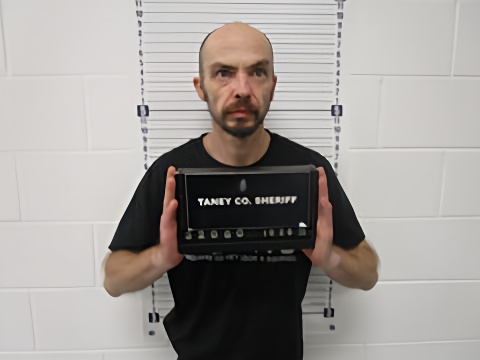 Mugshot of CLAYTON R HARRIS