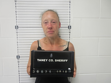 Mugshot of AMANDA K COFFER