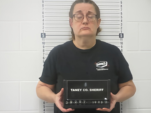 Mugshot of ANITA F GEIGER