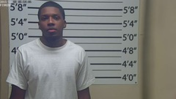 Mugshot of DIQUAVIOUS T HENDERSON