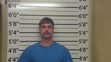 Mugshot of JOSHUA LEONARD