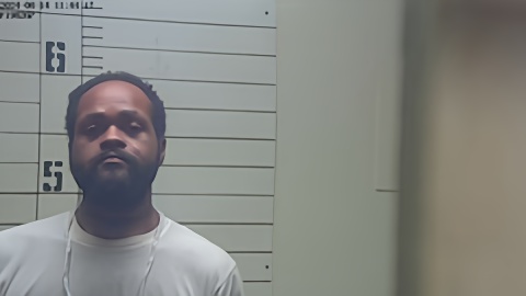 Mugshot of DARIUS L SWOOPE