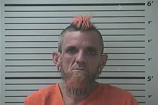 Mugshot of DAMIEN MICHAEL HUGHES