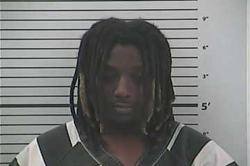 Mugshot of ALLOIYSHOUS DAJUAN BENNETT