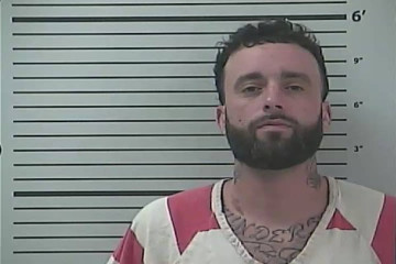 Mugshot of RIVERS BRENNON FAYARD