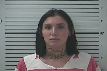 Mugshot of COURTNEE LEAH STRAIN