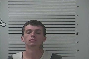 Mugshot of CHRISTIAN DANIEL AVERETT