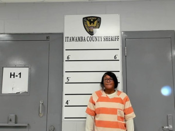 Mugshot of AMERA CRUMP