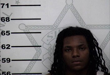 Mugshot of JAQUYLEN JAMINE HARRIS