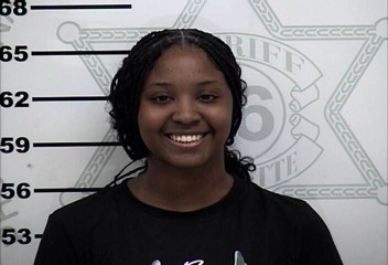 Mugshot of ZHANARIA TYQUIA DAVIS