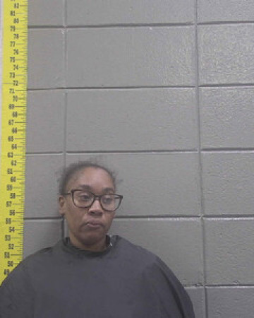 Mugshot of DANQUASHA HAMPTON