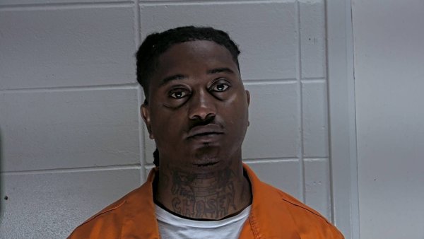 Mugshot of DEMONTRELL ROTAVIS LOWE