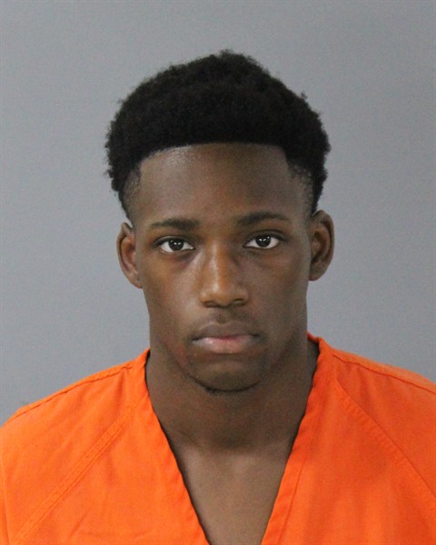 Mugshot of CENTRELL TYQUAN HENDERSON