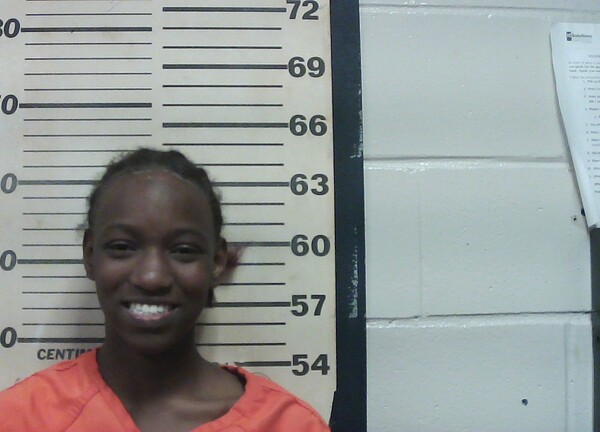 Mugshot of MAKAYLA TIERRE EDWARDS