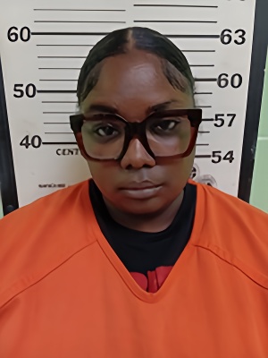 Mugshot of AAROLYN TIERRA SIMS
