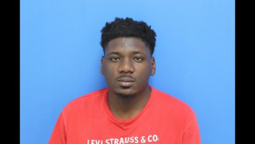 Mugshot of Shydarivne Carlos Mccullough