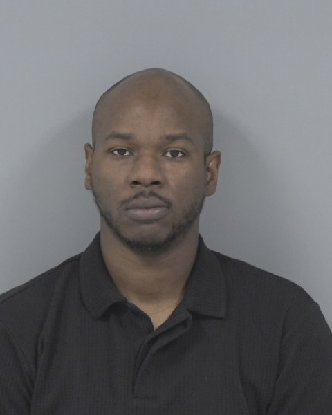 Mugshot of DARNELL REAVES