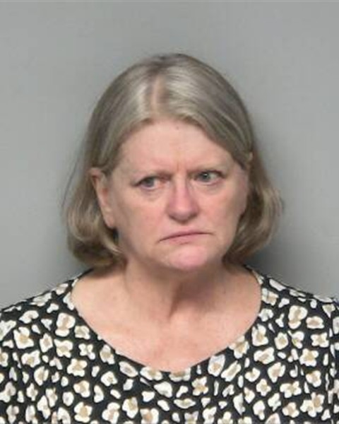 Mugshot of LUCINDA P PINNOCK