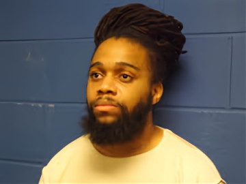 Mugshot of Quest Jaquan Davis