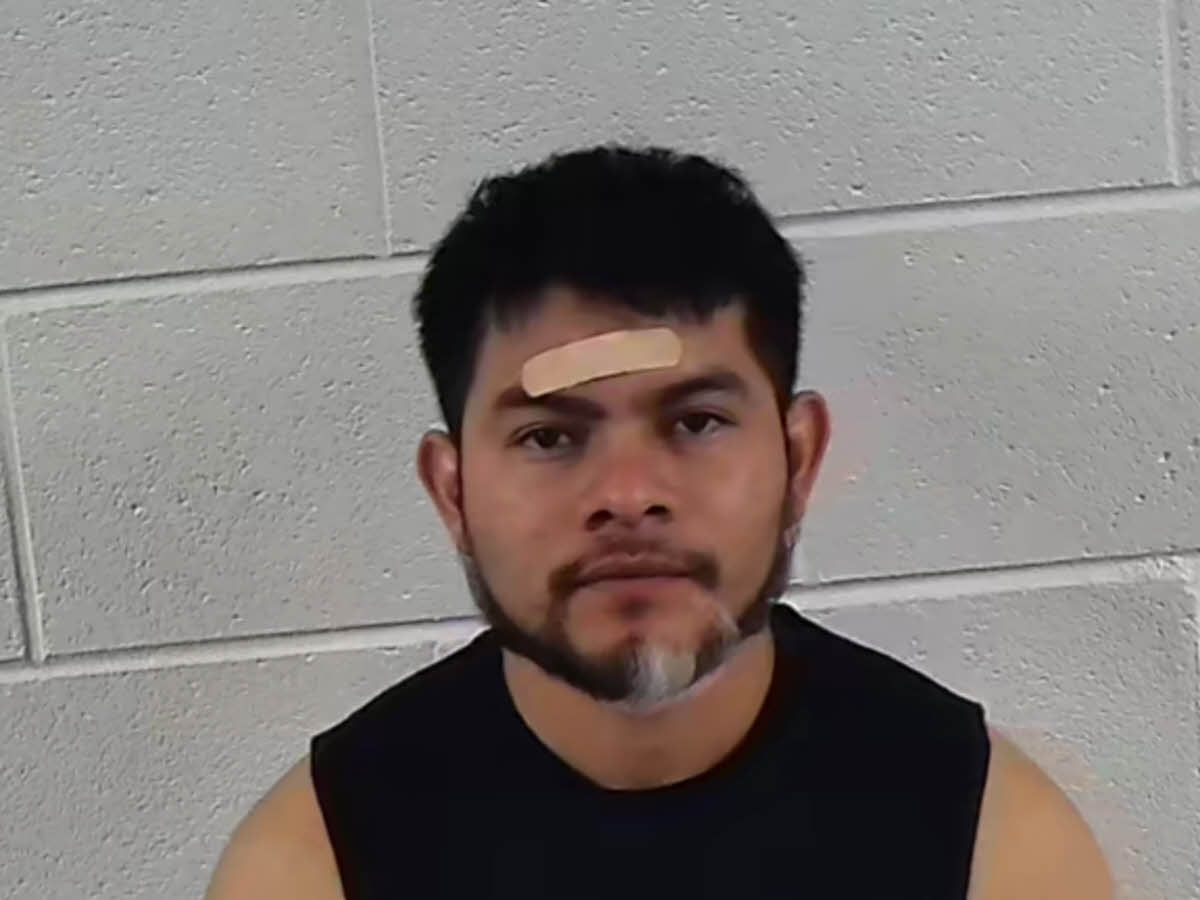 Mugshot of OLIVER RUEDAS MARTINEZ