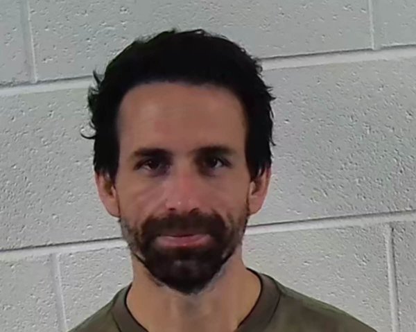 Mugshot of STEVEN DANIEL CHAVEZ