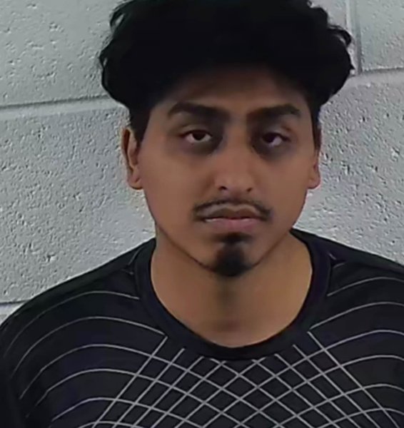 Mugshot of JOSUE ABIMAEL LA MITAD GONZALES