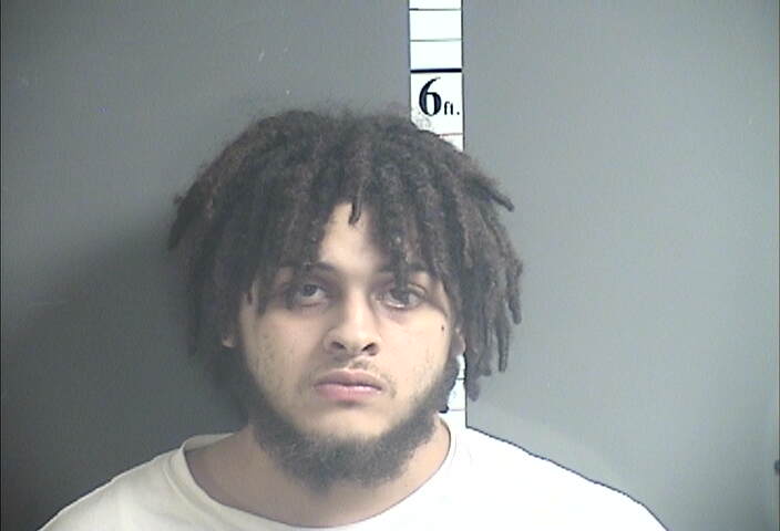 Mugshot of RAFAEL JR AMPARO