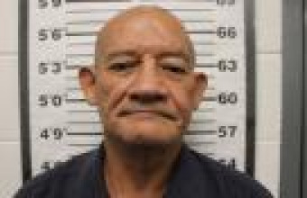 Mugshot of RAUL Y QUINONEZ