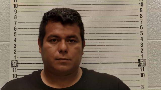 Mugshot of RIGOBERTO HERNANDEZ-HERNANDEZ
