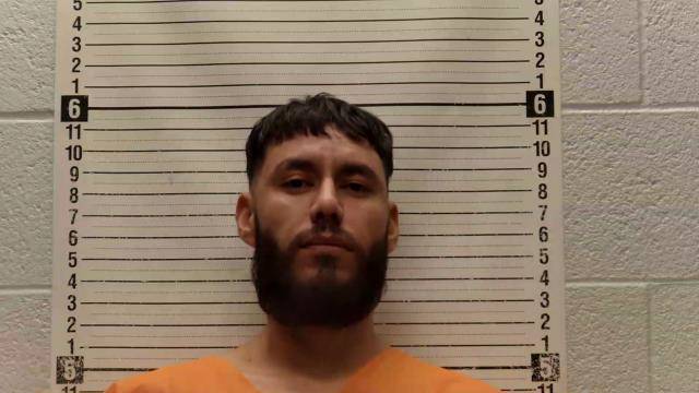 Mugshot of VICTOR MANUEL RAMIREZ-ALVAREZ