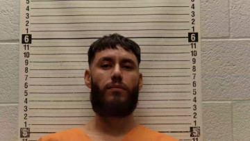 Mugshot of VICTOR MANUEL RAMIREZ-ALVAREZ