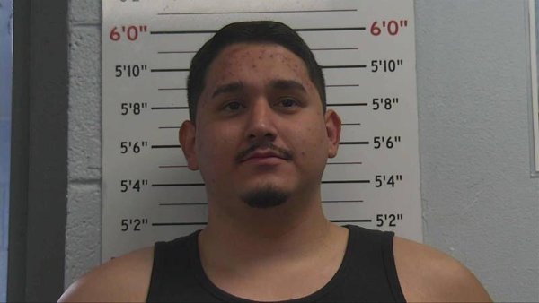 Mugshot of EMILIANO MARTIN QUINTANA-RAEL