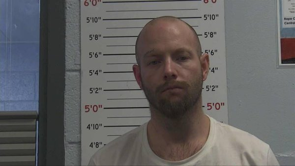 Mugshot of JUSTIN VIOHL