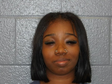 Mugshot of AALIYAH ARMSTRONG