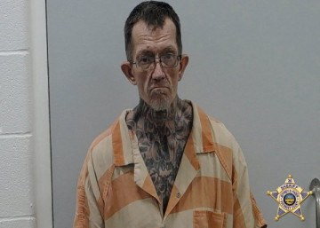 Mugshot of TRACY S ROBERTS