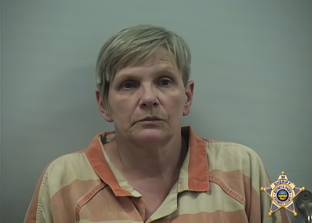 Mugshot of JULIE LYNN GEBHART
