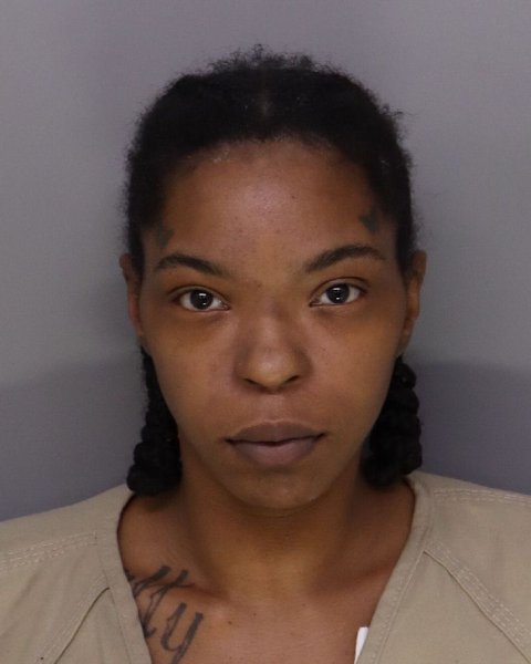 Mugshot of NAKYSHIA CREAR