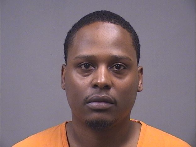 Mugshot of SHAQUILLE HOOKS