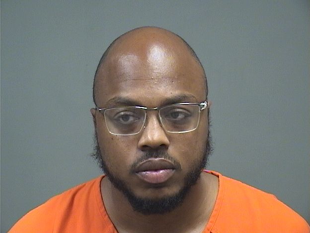 Mugshot of DIVANTE HOLT