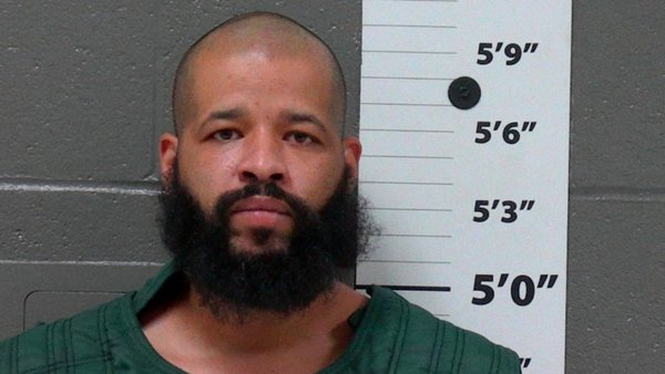 Mugshot of MANUEL BENNINGTON