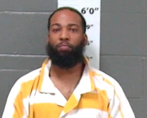 Mugshot of FERARRI ROBERTO TAYLOR