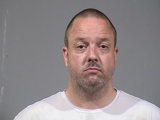 Mugshot of DONOVAN LARS VOAGE