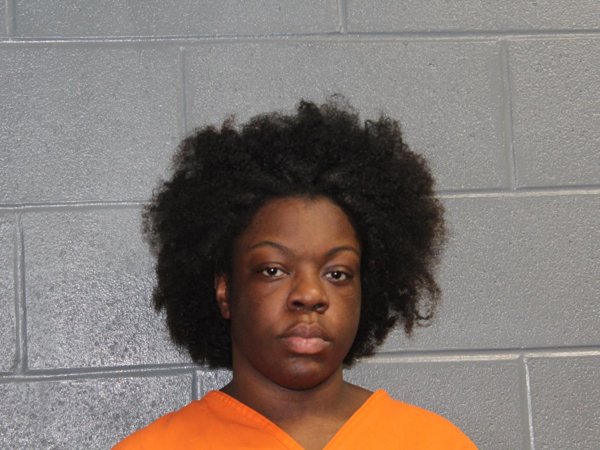 Mugshot of LAQUANA LASHAYE FOWLER
