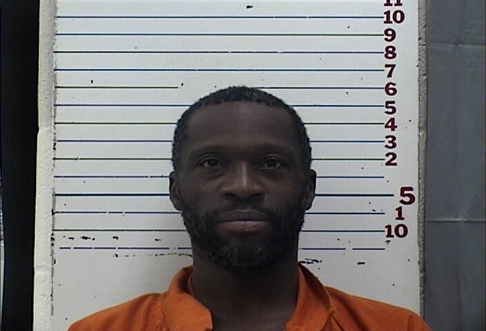 Mugshot of LYRELLE DEWAYNE ROYAL