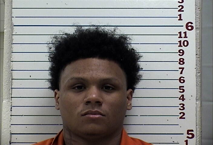 Mugshot of DERRICK DONELL CHASENAH