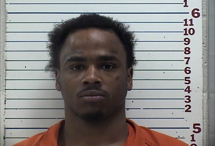 Mugshot of KAMAREON HENDERSON-HALIBURTON