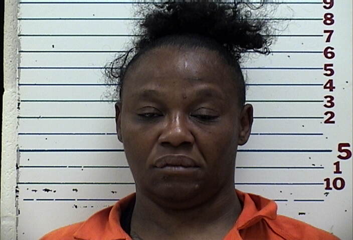 Mugshot of SALINA LARON RUTLEDGE