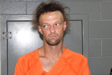 Mugshot of ERIK LEE THOMPSON