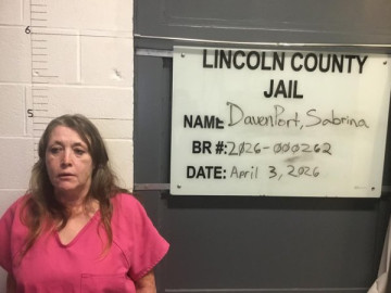 Mugshot of SABRINA L DAVENPORT